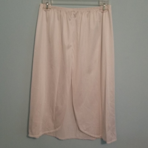 Bundle of five skirt slips - Picture 5 of 6